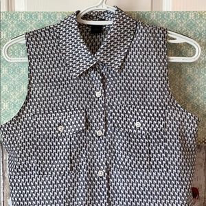 🌺Super cute EUC Ann Taylor sleeveless blouse XS🌺